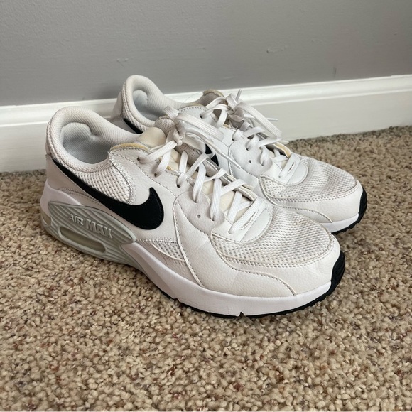 Men’s Nike White and Black Air Max Sneakers - Picture 2 of 7
